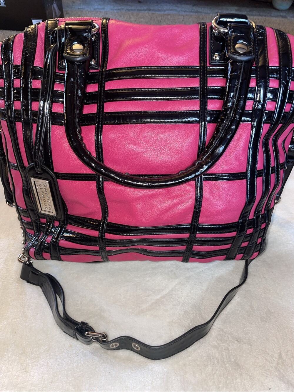 NWOT s- XL Badgley Mischka *American Glamour* Handbag